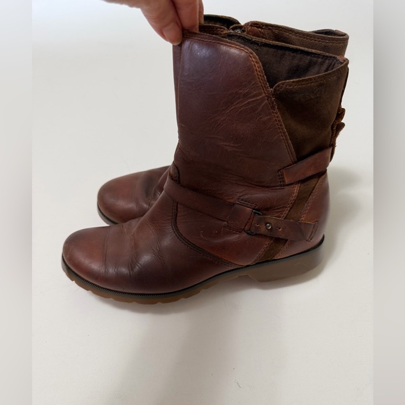Teva De La Vina Waterproof Leather Short Boots Size 7 - Picture 3 of 9